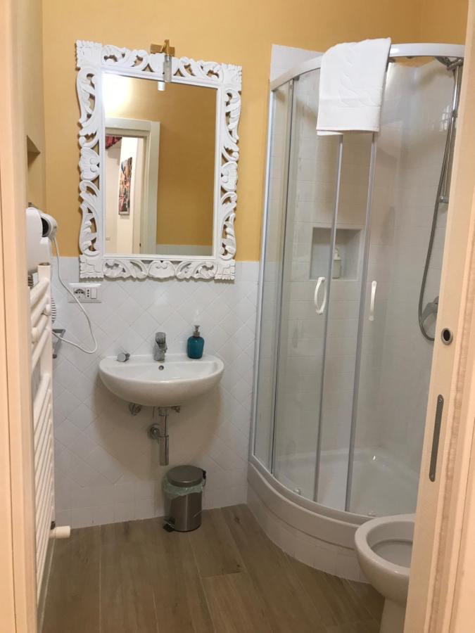 Agora Singola Con Bagno Privato Adiacente Bed & Breakfast เนเปิลส์ ภายนอก รูปภาพ