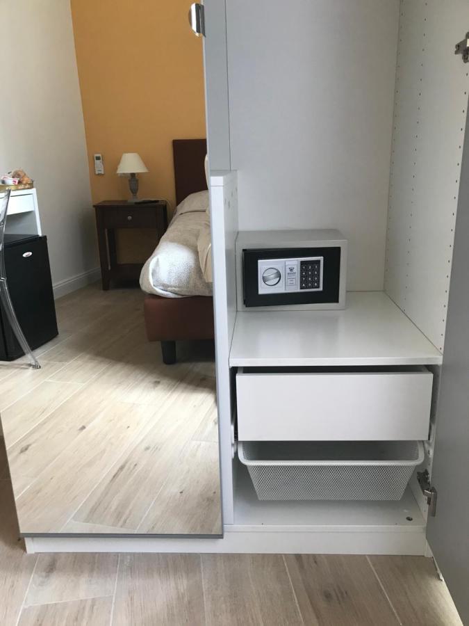 Agora Singola Con Bagno Privato Adiacente Bed & Breakfast เนเปิลส์ ภายนอก รูปภาพ