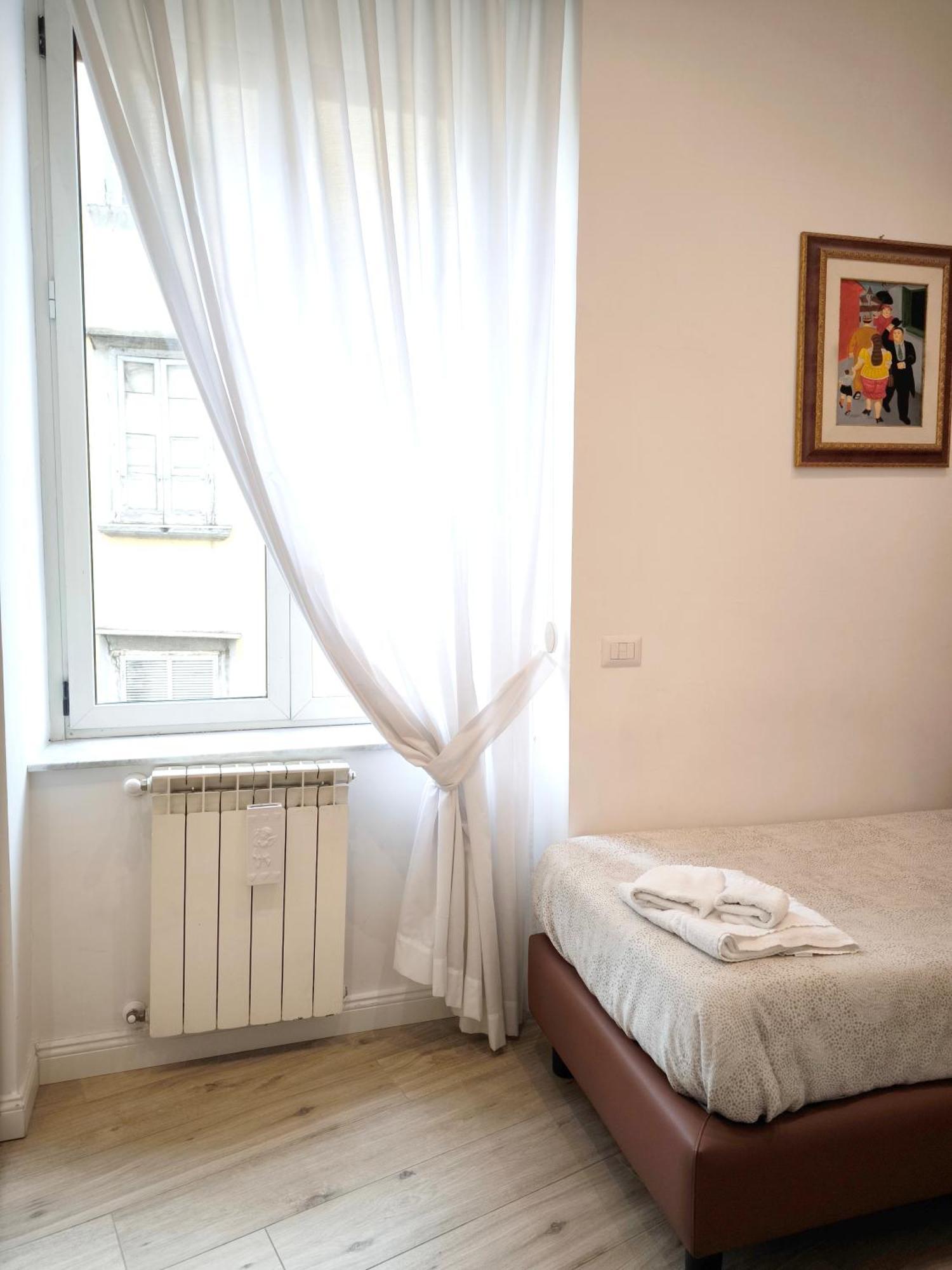 Agora Singola Con Bagno Privato Adiacente Bed & Breakfast เนเปิลส์ ภายนอก รูปภาพ